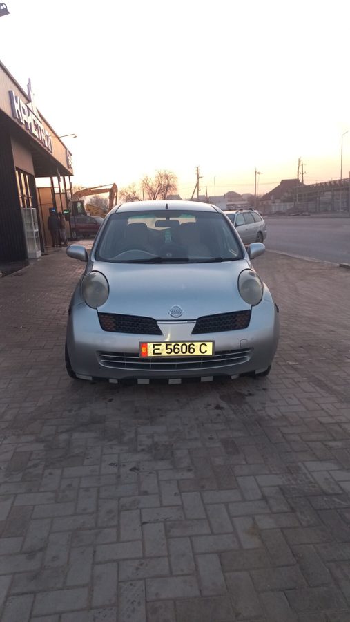 Nissan March
