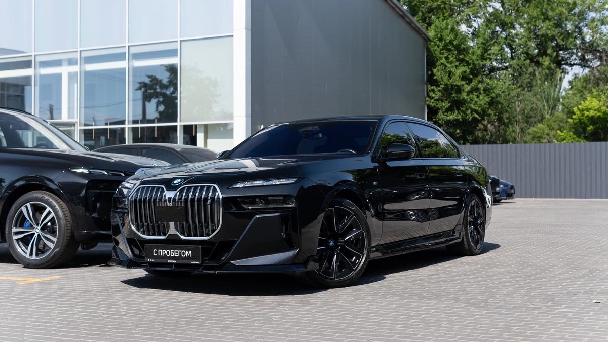 BMW i7 2023