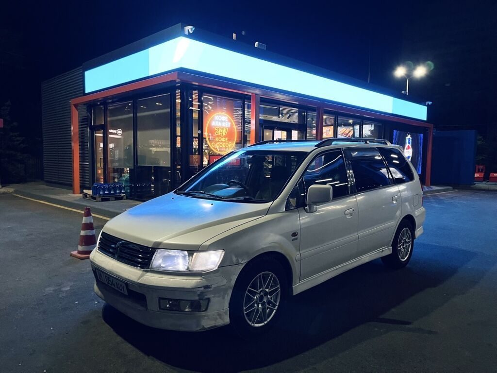 Mitsubishi Chariot