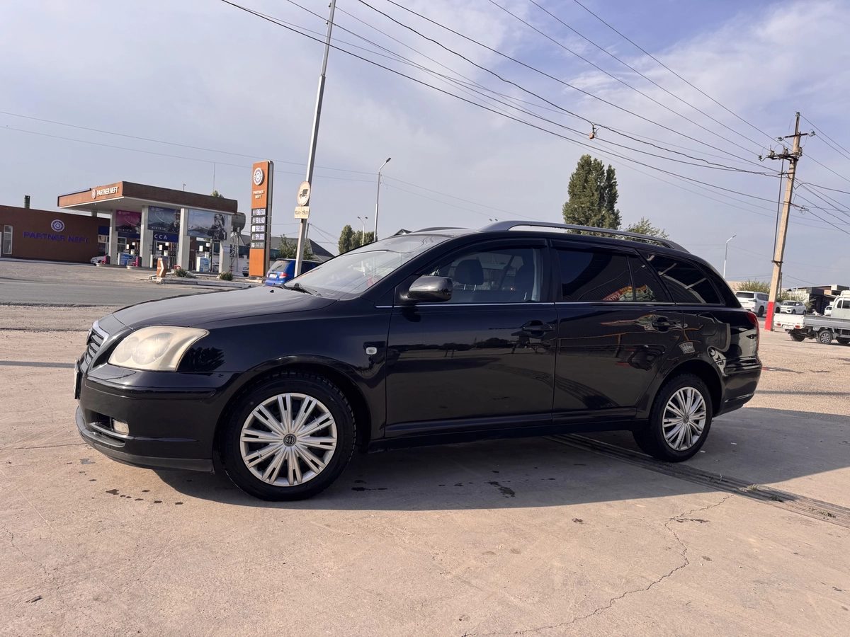 Toyota Avensis II 2005