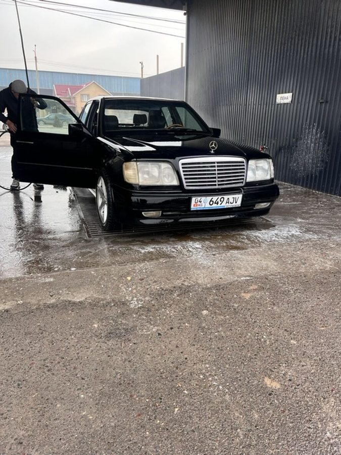 Mercedes-Benz W124