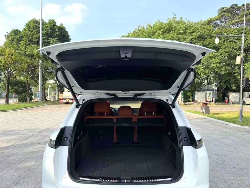 Lixiang L7