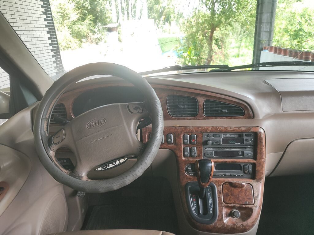 Kia Carnival