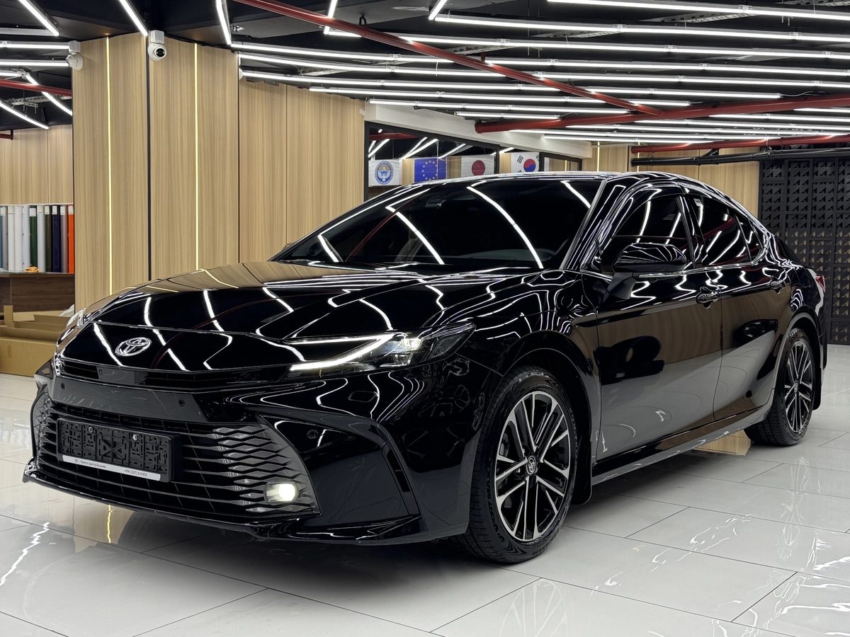 Toyota Camry IX (XV80) 2025