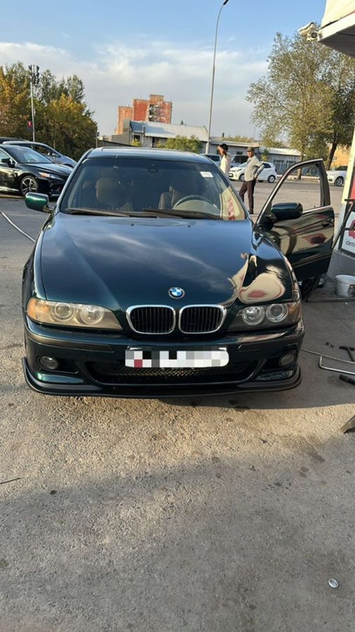 BMW 528