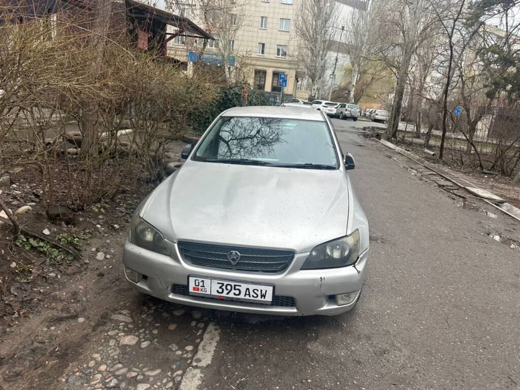 Lexus IS