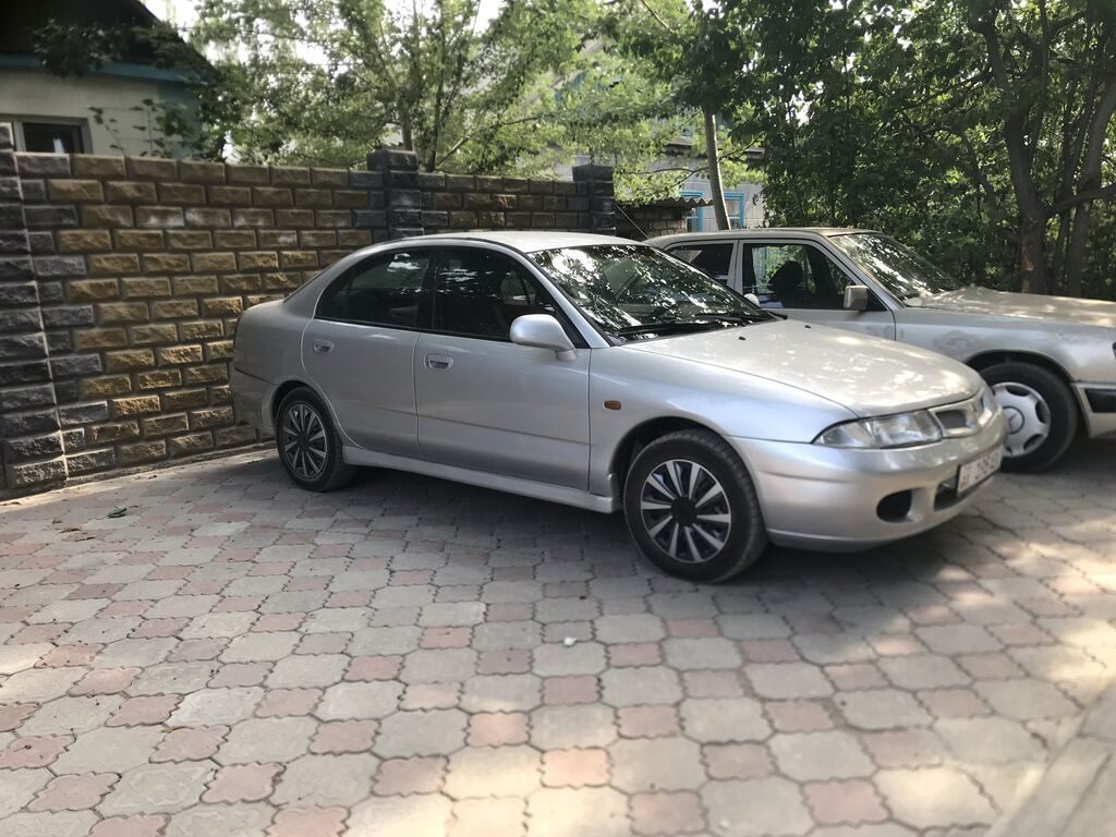 Mitsubishi Carisma