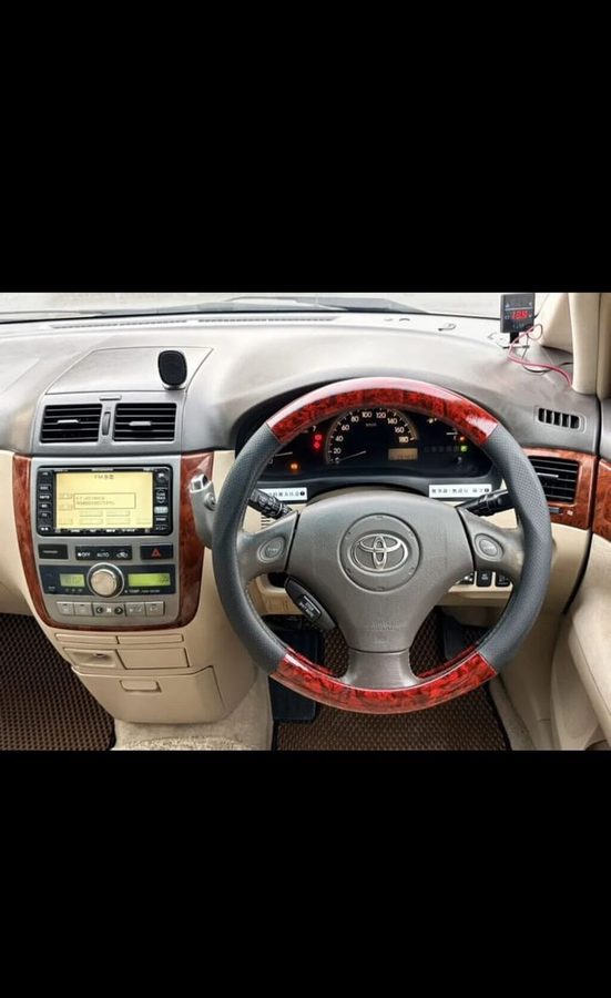Toyota Ipsum