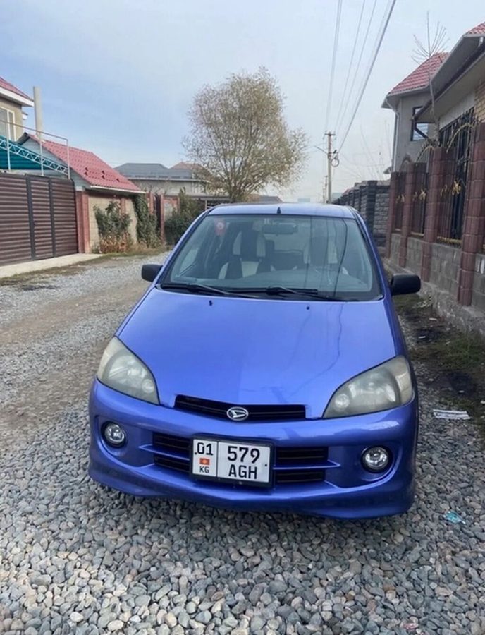 Daihatsu YRV