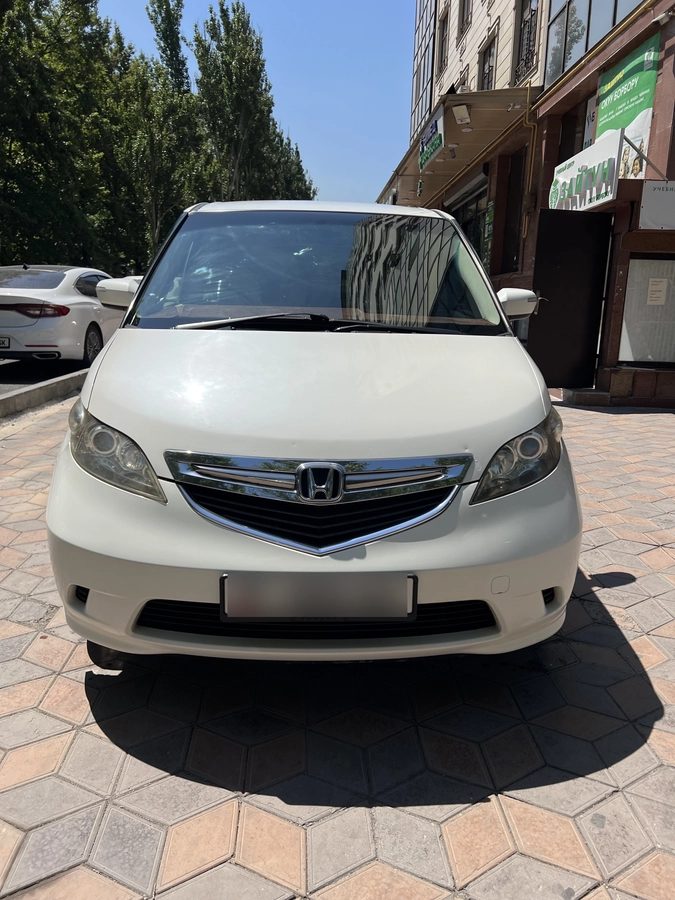 Honda Elysion I 2004