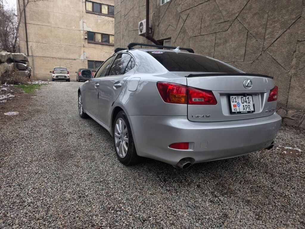 Lexus IS