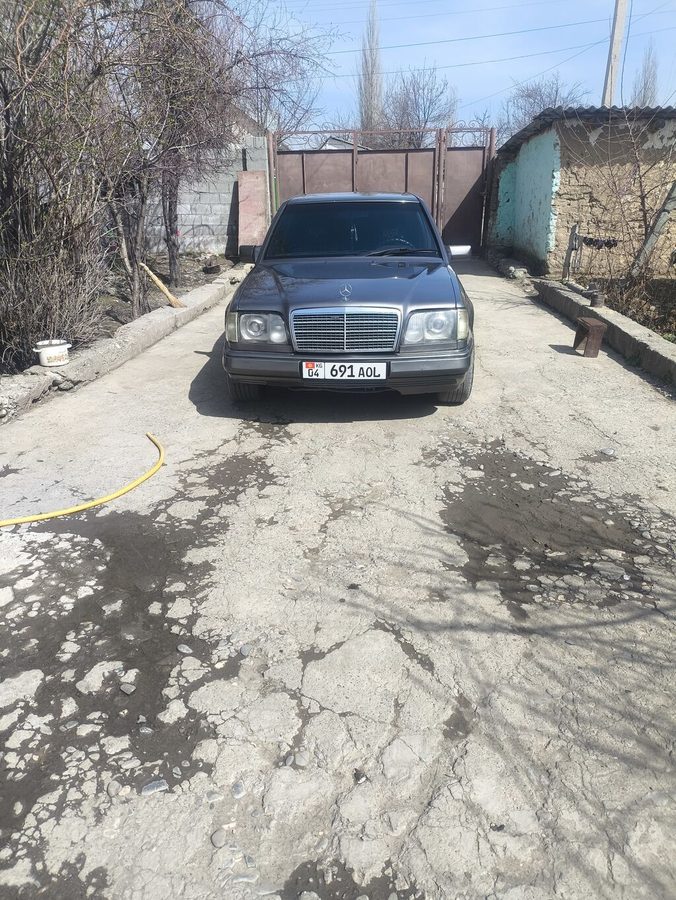 Mercedes-Benz W124