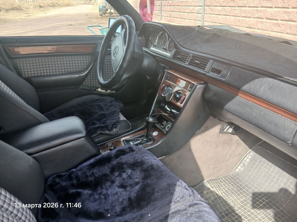 Mercedes-Benz W124