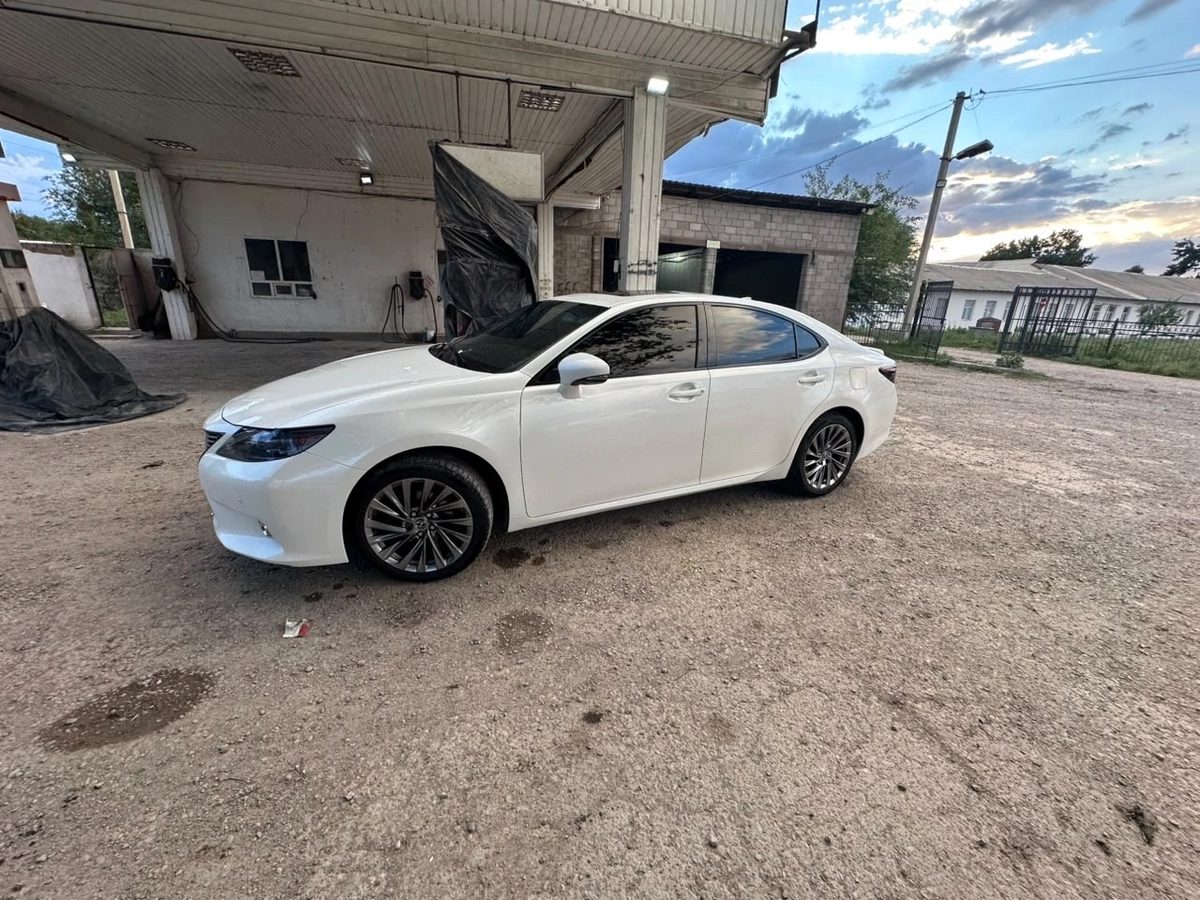 Lexus ES VI 300h 2.5hyb CVT