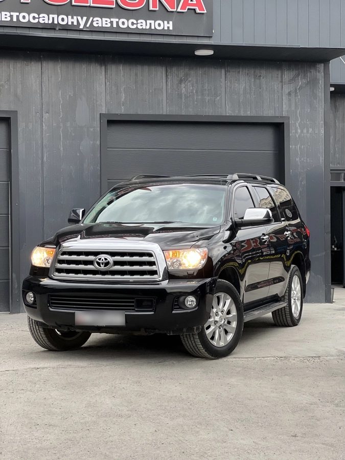 Toyota Sequoia II 2017