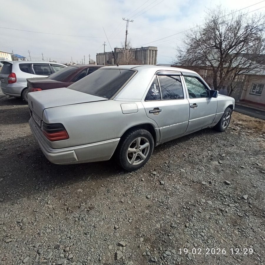 Mercedes-Benz W124