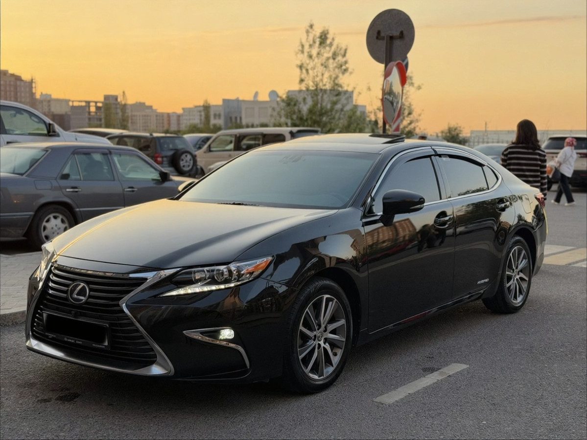 Lexus ES VI Рестайлинг 2017