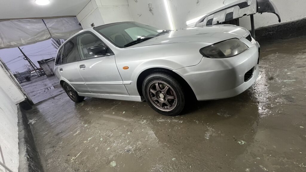 Mazda 323