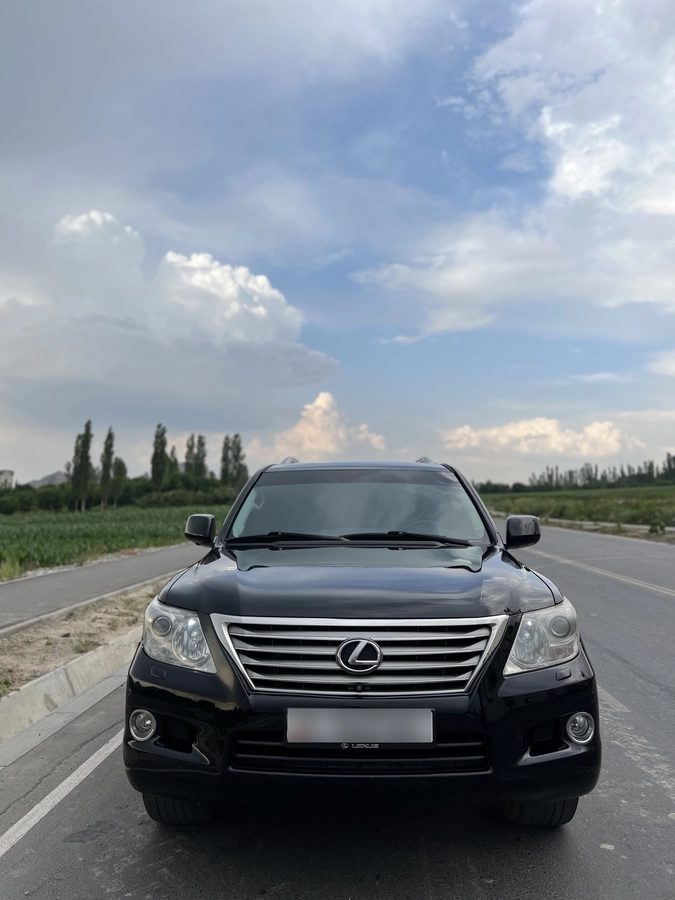 Lexus LX III 2008