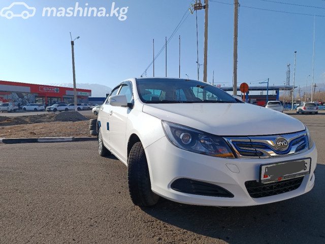 BYD E5