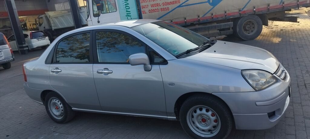Suzuki Liana