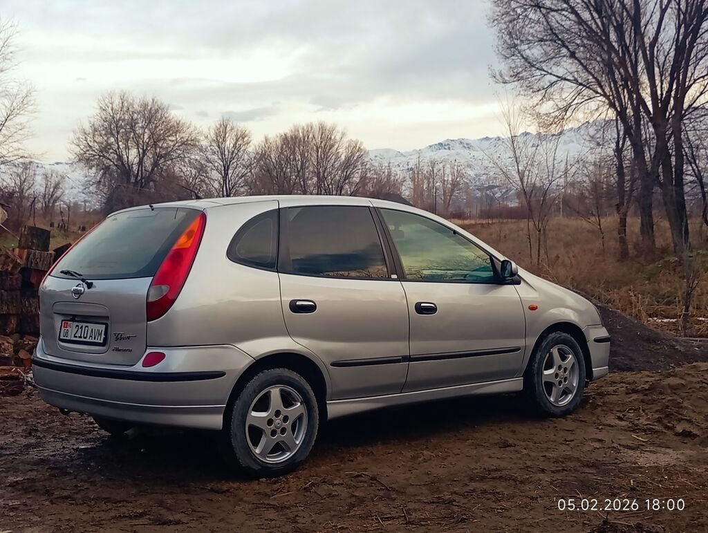 Nissan Almera Tino