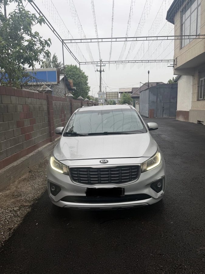 Kia Carnival III 2018