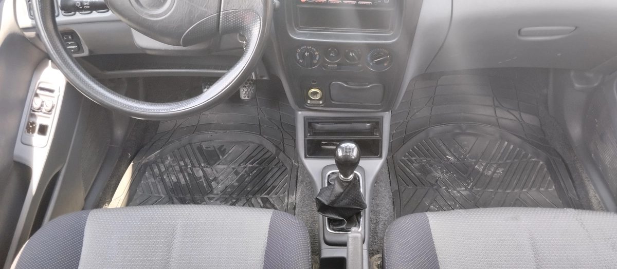 Daihatsu YRV I 2001