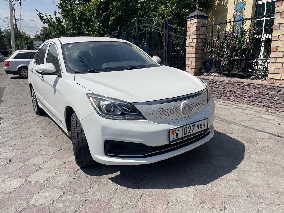 Dongfeng Aeolus E70 2022