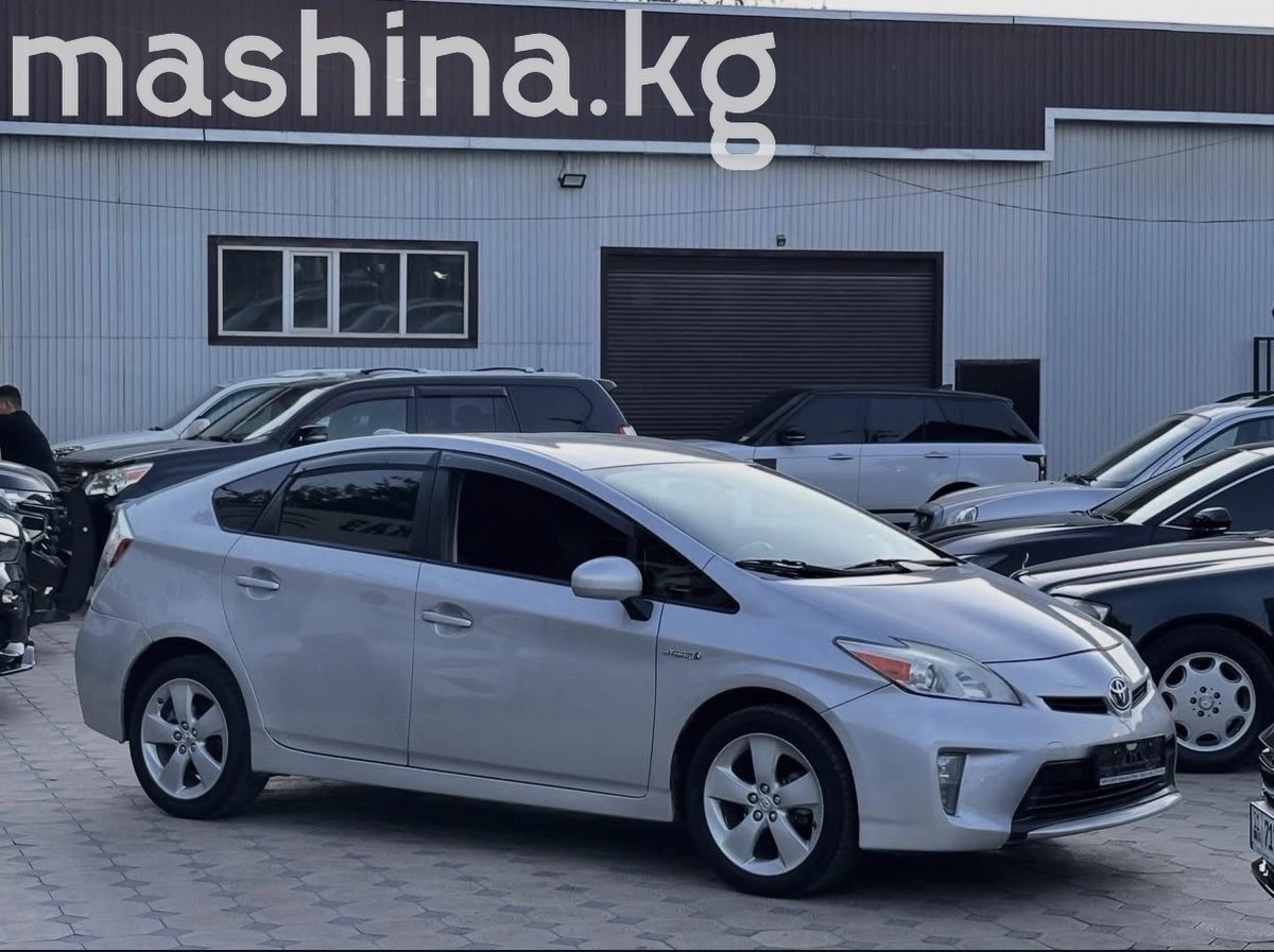 Toyota Prius III Рестайлинг (XW30) 2012
