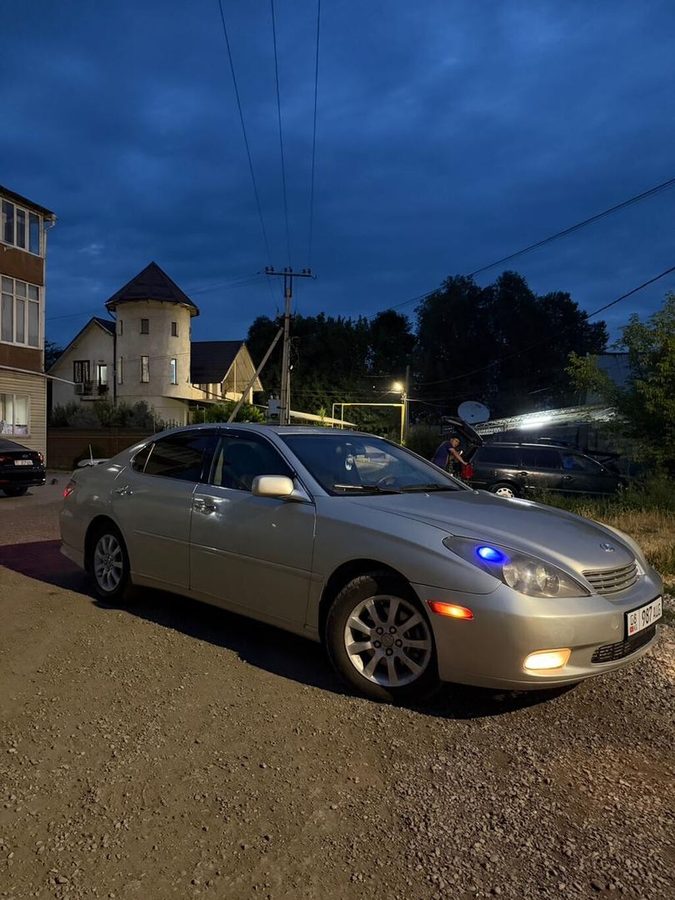 Lexus ES