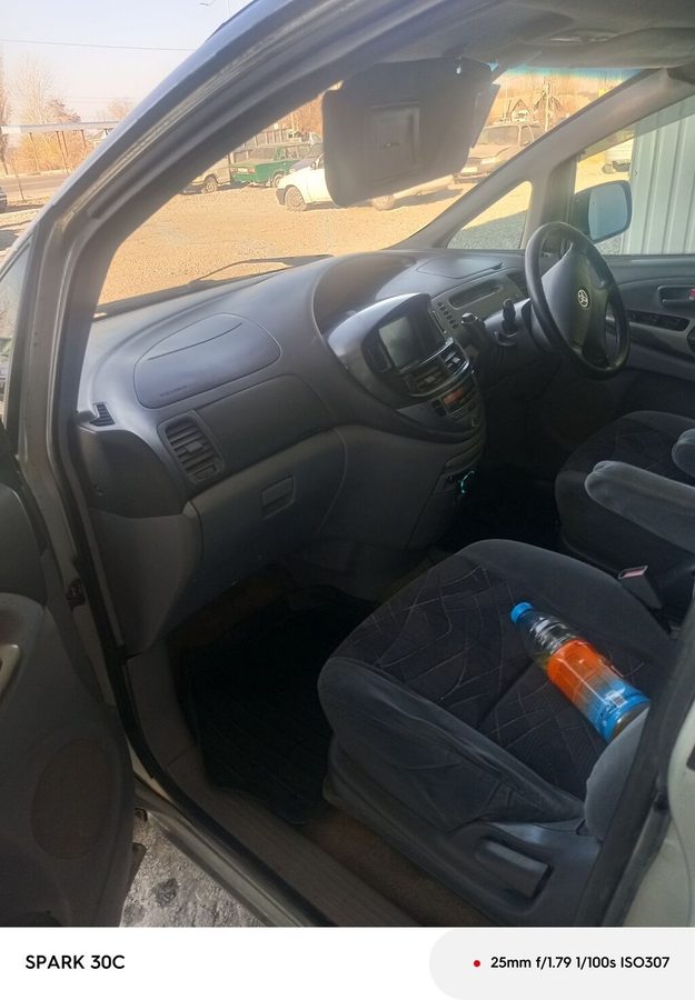 Toyota Estima