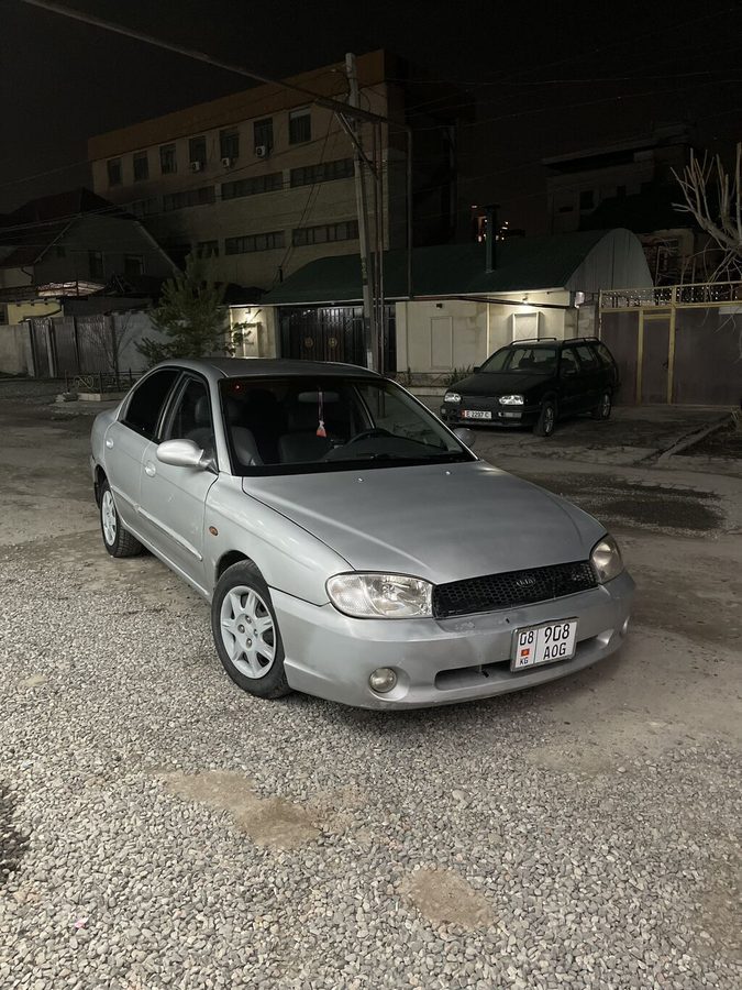 Kia Shuma