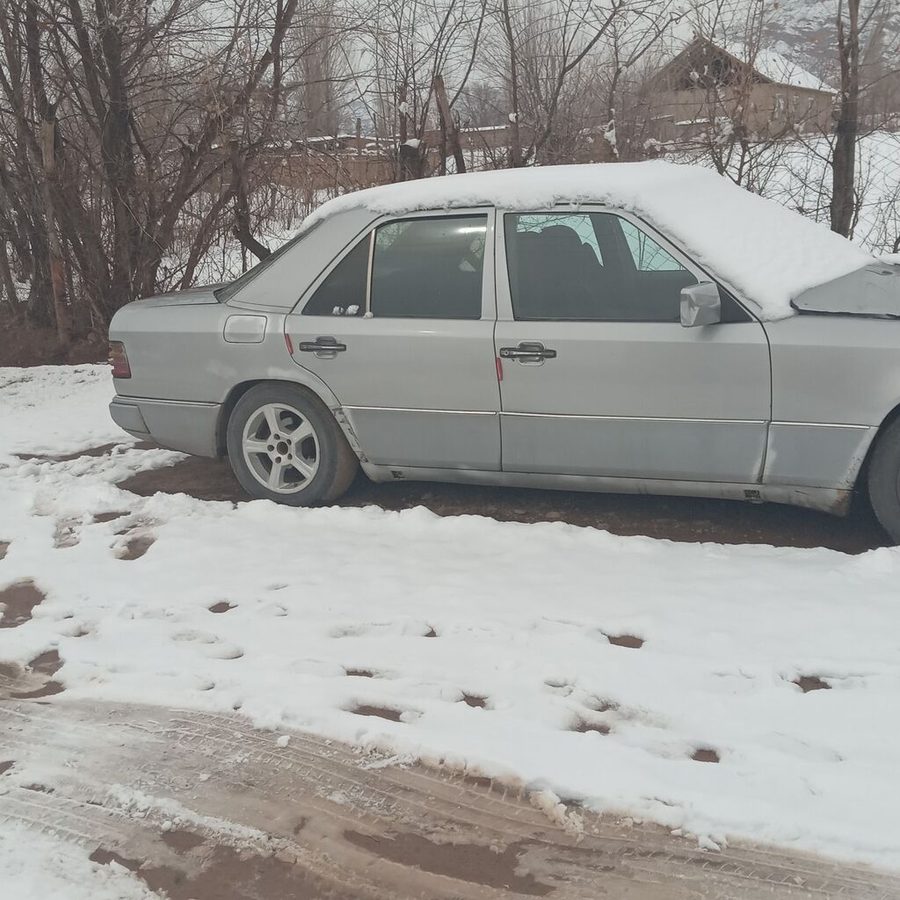 Mercedes-Benz W124