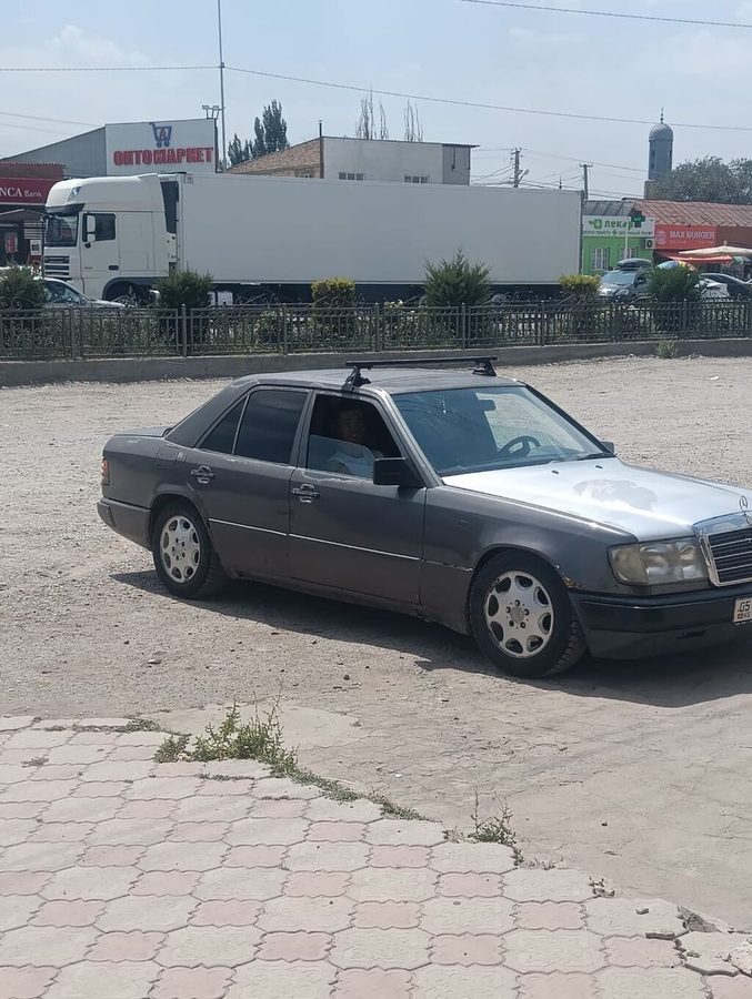 Mercedes-Benz W124