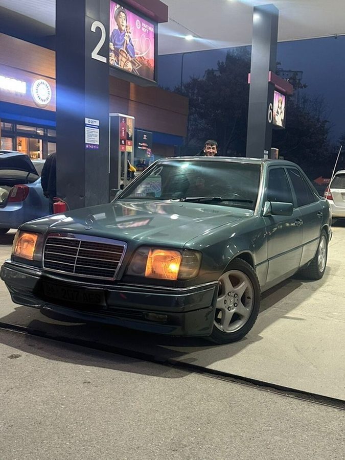 Mercedes-Benz W124