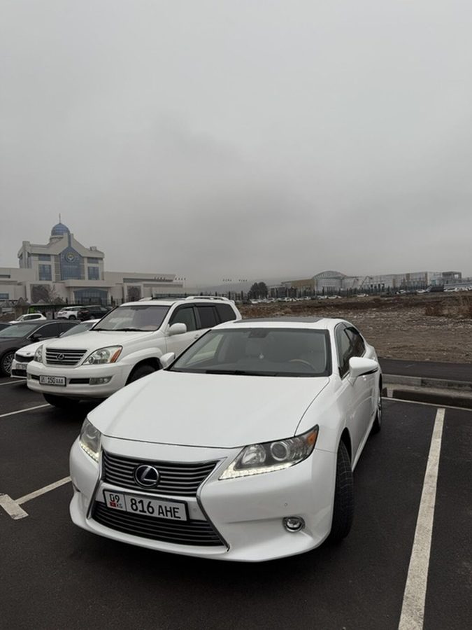 Lexus ES