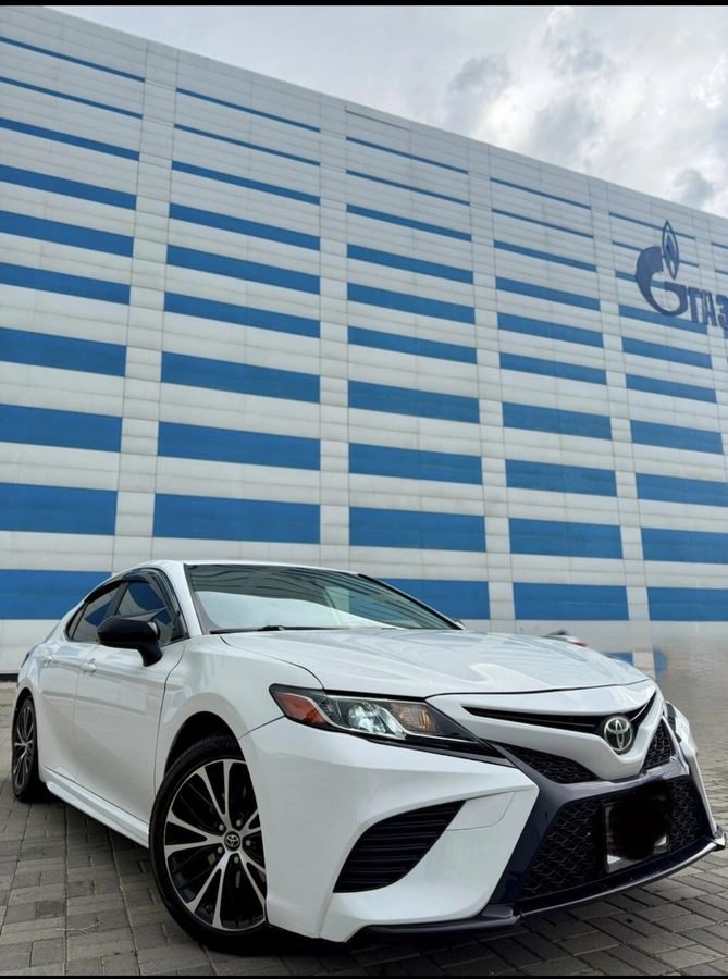 Toyota Camry VIII (XV70) 2019