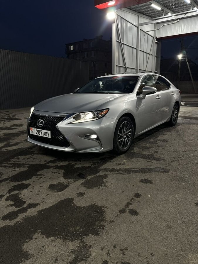 Lexus ES