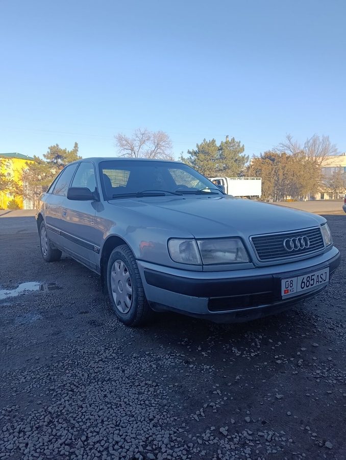 Audi 100