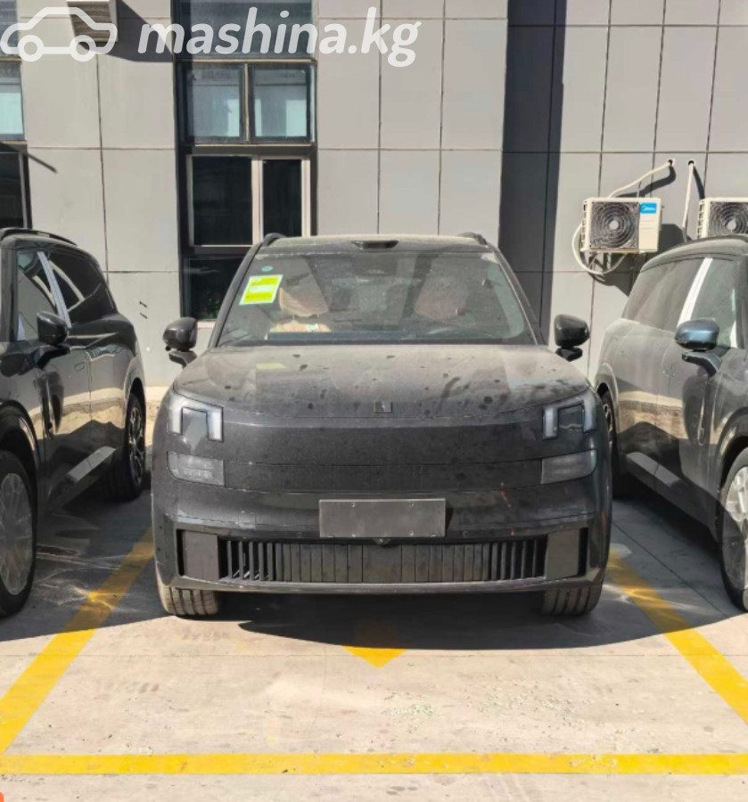 Lynk & Co 900