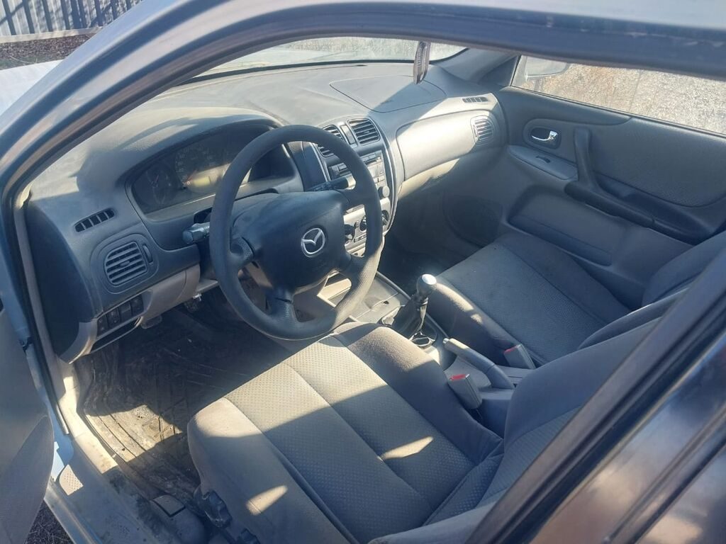 Mazda 323
