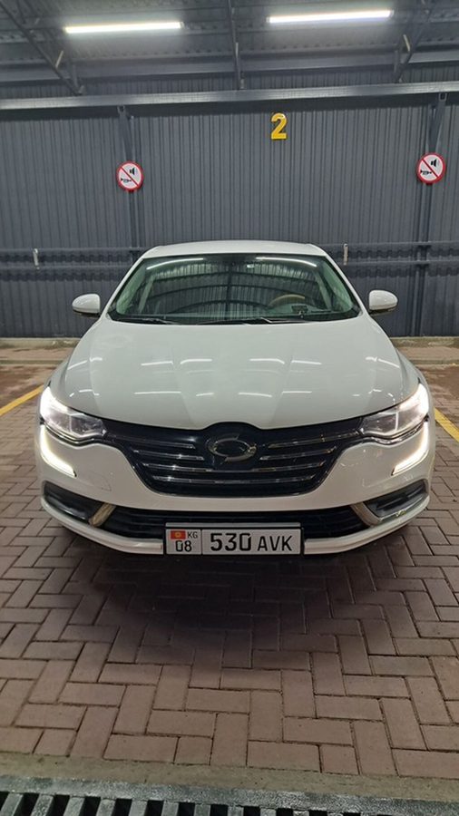 Renault SM6