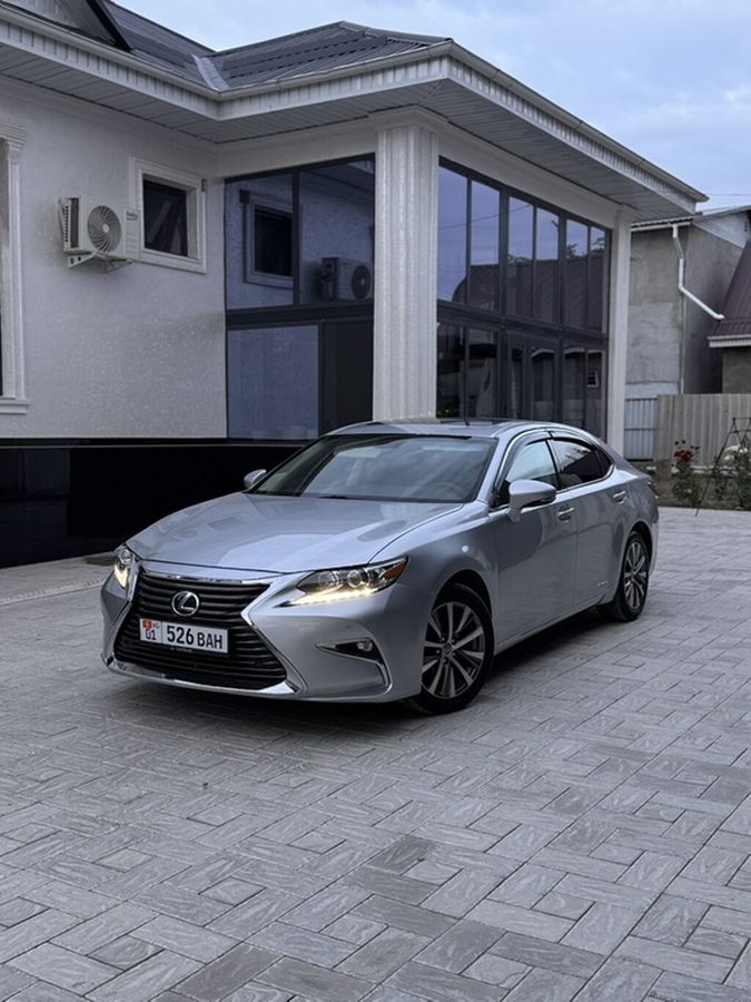 Lexus ES