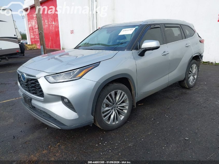 Toyota Highlander IV (U70)