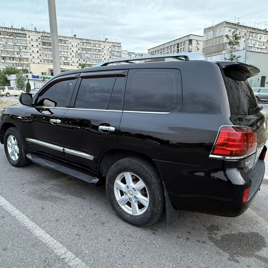 Lexus LX