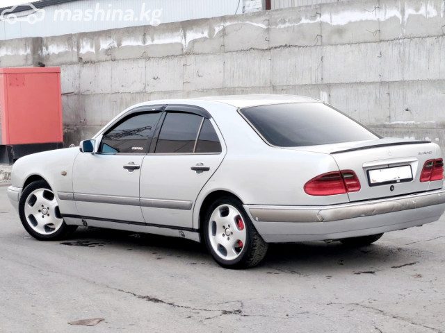 Mercedes-Benz E-Класс