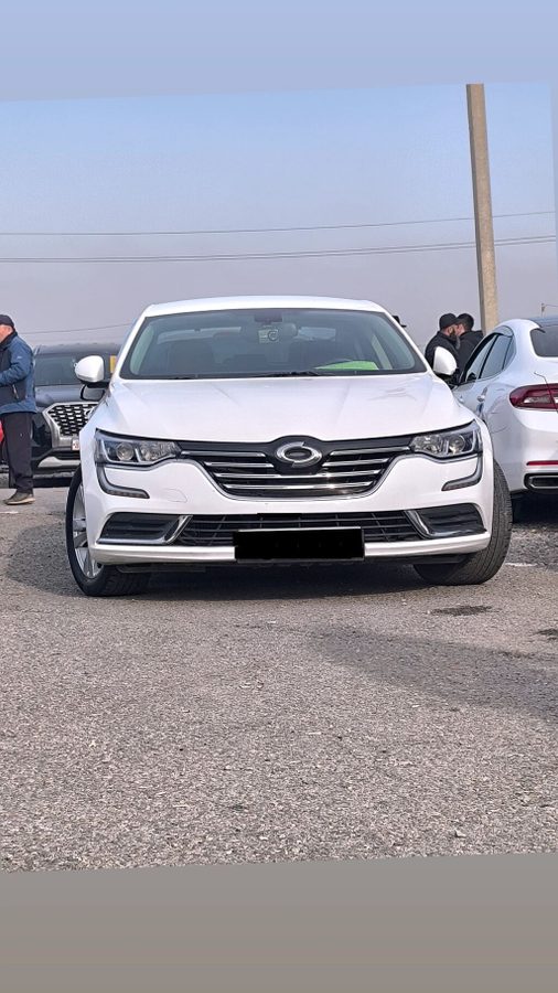 Renault SM6