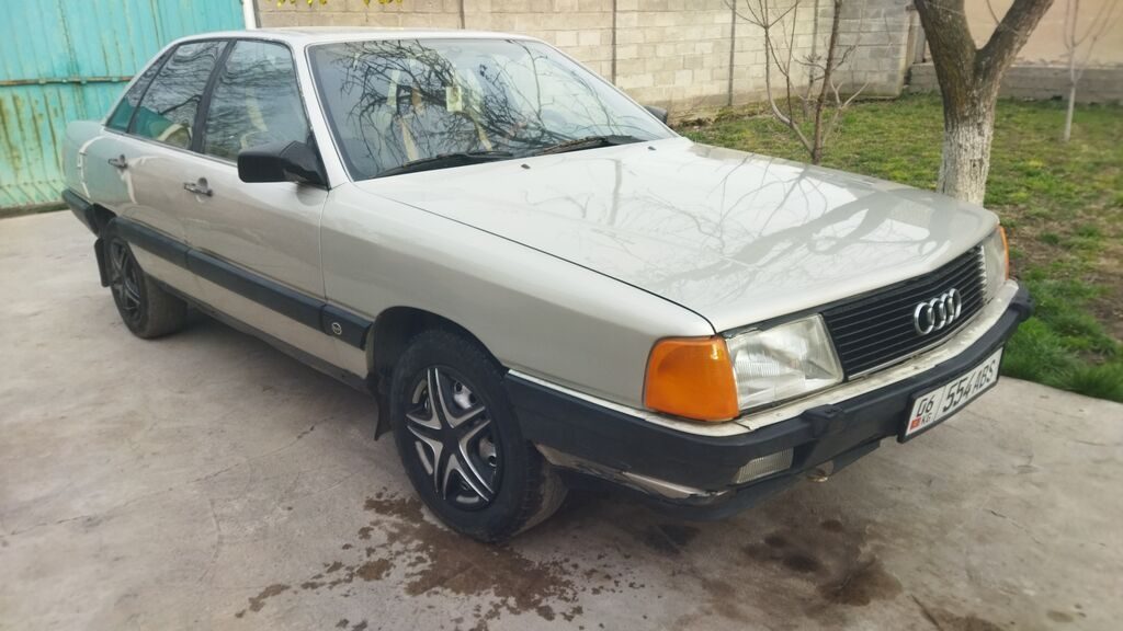 Audi 100