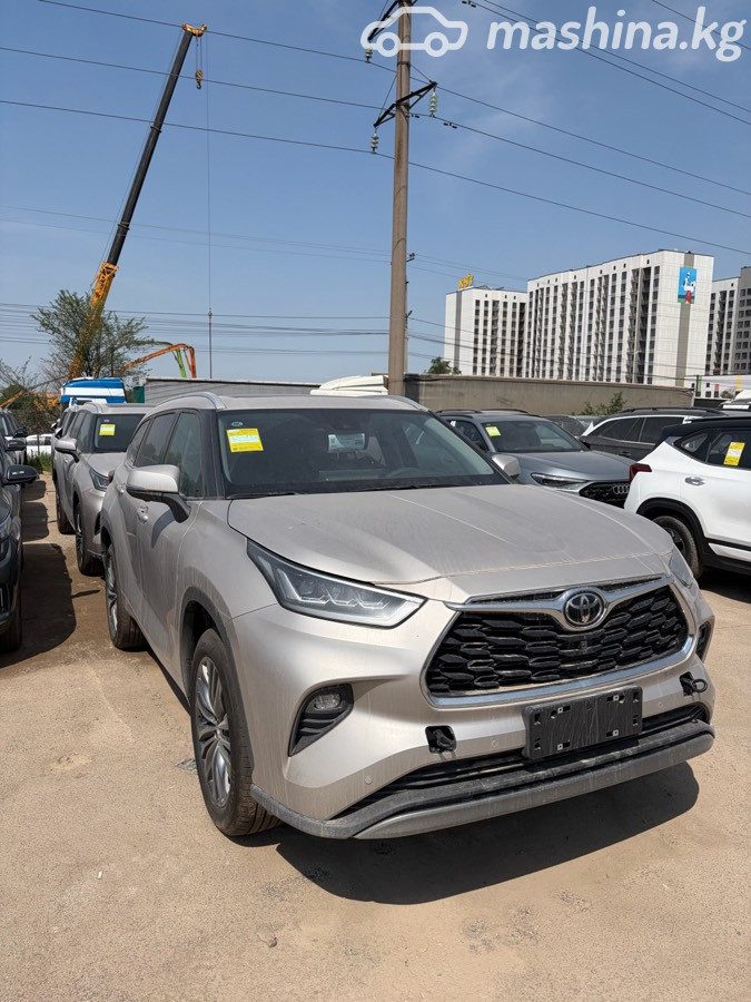 Toyota Highlander IV (U70)
